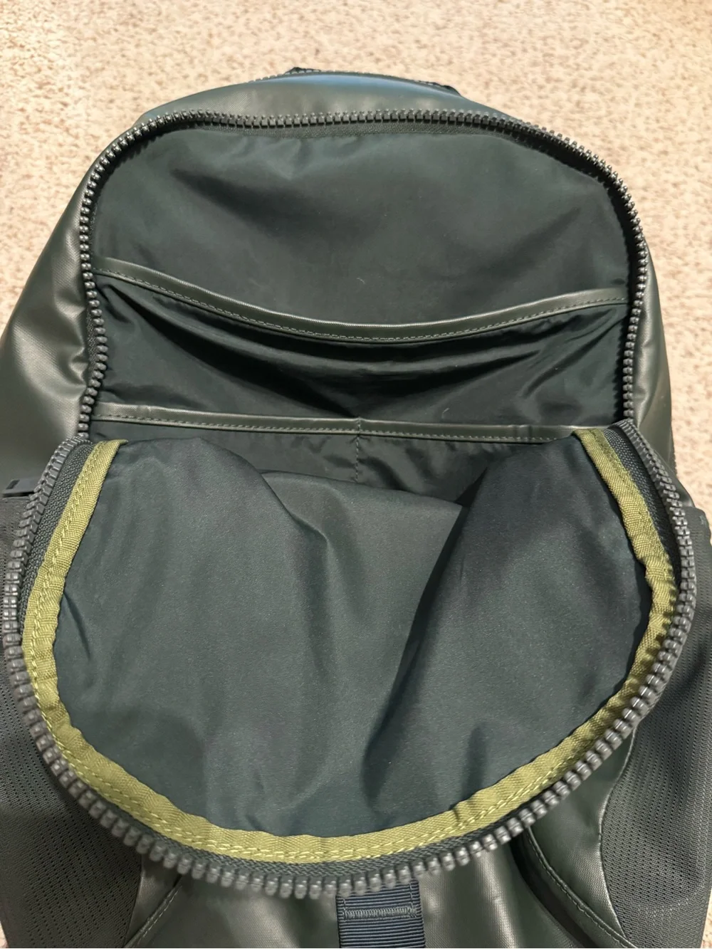 Away Active Backpack 26L (Forest Green)